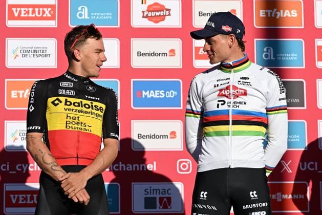 UCI Cyclocross World Cup 2025-2026 Benidorm BENIDORM, SPAIN - JANUARY 18 : Van Der Poel Mathieu (NED) of Alpecin-Deceuninck and Nys Thibau (BEL) of Baloise Glowi Lions during the podium ceremony of the 10th leg of the Benidorm UCI Cyclocross World Cup 2025-2026 a cyclocross race for Men Elite on January 18, 2026 in Benidorm, Spain, 18 01 2026 ( Benidorm Spain  Copyright: xBcex