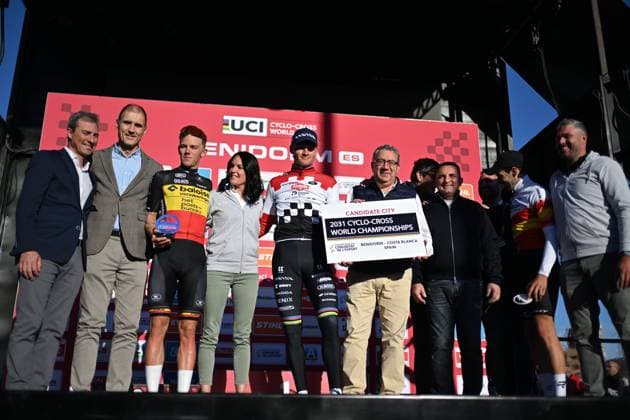UCI Cyclocross World Cup 2025-2026 Benidorm BENIDORM, SPAIN - JANUARY 18 : Van Der Poel Mathieu (NED) of Alpecin-Deceuninck, Nys Thibau (BEL) of Baloise Glowi Lions and Orts Lloret Felipe (SPA) of Ridley Racing Team during the podium ceremony of the 10th leg of the Benidorm UCI Cyclocross World Cup 2025-2026 a cyclocross race for Men Elite on January 18, 2026 in Benidorm, Spain, 18 01 2026 ( Benidorm Spain  Copyright: xBcex