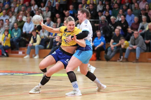 Handball, 2 Alsco HBF HC Leipzig TuS Lintfort 18 01 2026 Hanna Ferber Rahnhöfer 14, HC Leipzig vs Svenja Rottwinkel 24, TuS Lintfort 2 Alsco Handball Bundesliga Frauen, HBF, Saison 2025 2026, 14 Spieltag HC Leipzig vs TuS Lintfort am 18 01 2026 in der Sporthalle Brüderstraße Leipzig Copyright: xBEAUTIFULxSPORTS JanxKaeferx