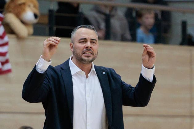 Timur Topal Lions, Head Coach , Syntainics MBC vs Herner TC, Women, Basketball, 1 Bundesliga, DBBL, Main Round, 15 Matchday, Season 2025 26, 18 01 2026 Halle SWH Arena Sachsen Anhalt Germany