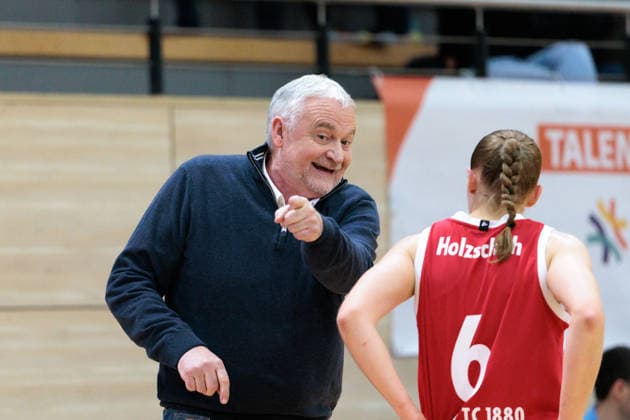 Marek Piotrowski HTC, Head Coach , Annika Holzschuh HTC, 6 , Syntainics MBC vs Herner TC, Women, Basketball, 1 Bundesliga, DBBL, Main Round, 15 Matchday, Season 2025 26, 18 01 2026 Halle SWH Arena Sachsen Anhalt Germany