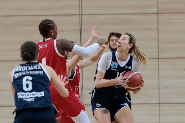 Nicole Brochlitz Lions, 6 , Zoesha Smith HTC, 4 , Sona Svetlikova Lions, 15 , Syntainics MBC vs Herner TC, Women, Basketball, 1 Bundesliga, DBBL, Main Round, 15 Matchday, Season 2025 26, 18 01 2026 Halle SWH Arena Sachsen Anhalt Germany