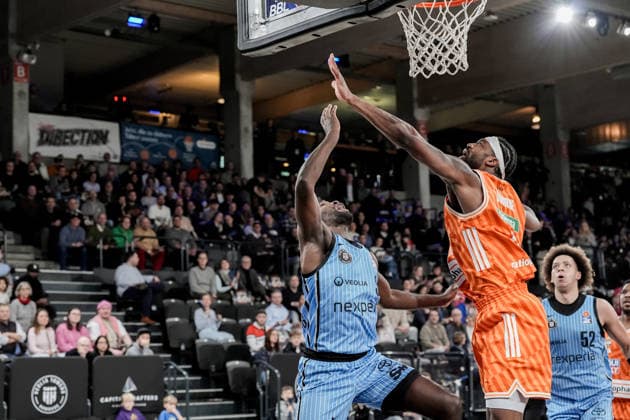 Germany easyCredit BBL, Main Round 2025 26, 16 Matchday Veolia Towers Hamburg vs ratiopharm ulm Inselpark Arena Hamburg Osaro Jürgen Rich Veolia Towers Hamburg, 3 , Malik Osborne ratiopharm ulm, 10 , Zacharie Perrin Veolia Towers Hamburg, 52 Copyright: xStefanxTrochax