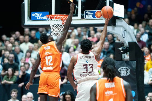 Chemnitz, Germany 18 January 2026 1 BBL 2025 2026 Niners Chemnitz vs FC Bayern Munich In the picture from left in the duel Amadou Sow 99 and David McCormack FCB Copyright: xFotostandx xNachtigallx