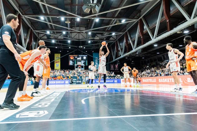18 01 2026, xomx, Basketball easyCredit BBL Bundesliga, NINERS Chemnitz FC Bayern München v l free throw David McCormack Bayern München Totale, Uebersicht Chemnitz