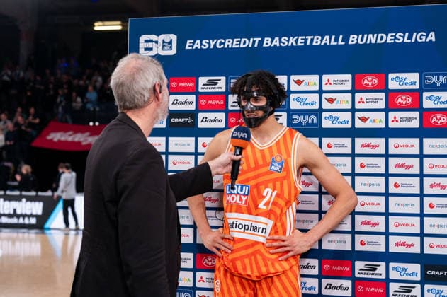 Alec Anigbata Ratiopharm Ulm, 21 in an interview on Dyn, GER, Veolia Towers Hamburg vs Ratiopharm Ulm, Basketball, Bundesliga, Matchday 16, Season 2025 2026, 18 01 2026 GER, Veolia Towers Hamburg vs Ratiopharm Ulm, Basketball, Bundesliga, Matchday 16, Season 2025 2026, 18 01 2026 Hamburg Copyright: xEibner-Pressefoto MaxxVincenx EP_MVN