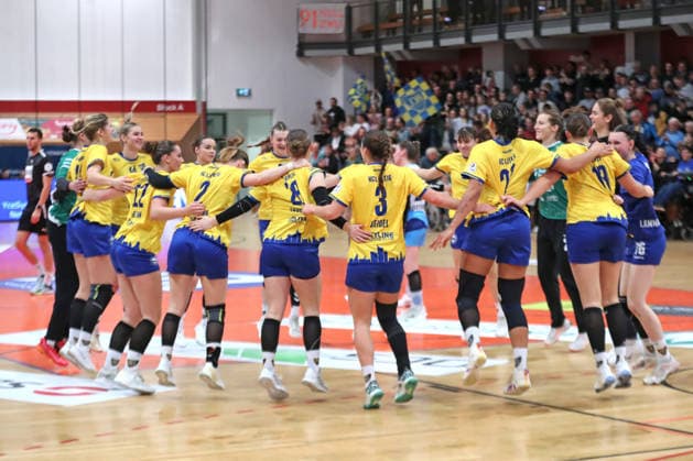 Handball, 2 Alsco HBF HC Leipzig TuS Lintfort 18 01 2026 Dance of joy of the HCL team after the clear victory Cheers, emotions 2 Alsco Handball Bundesliga Women, HBF, Season 2025 2026, Matchday 14 HC Leipzig vs TuS Lintfort on 18 01 2026 at Sporthalle Brüderstraße Leipzig Copyright: xBEAUTIFULxSPORTS JanxKaeferx