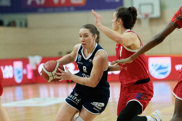 Anna Suckstoff Lions, 8 , Jennifer Crowder HTC, 7 , Syntainics MBC vs Herner TC, Women, Basketball, 1 Bundesliga, DBBL, Main Round, 15 Matchday, Season 2025 26, 18 01 2026 Halle SWH Arena Sachsen Anhalt Germany