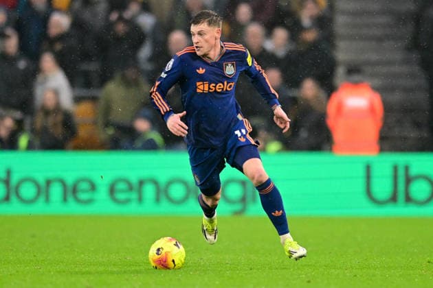 Wolverhampton Wanderers v Newcastle United, Premier League Newcastle United forward Harvey Barnes (11) sprints forward with the ball during the Premier League match between Wolverhampton Wanderers and Newcastle United at Molineux, Wolverhampton, UK on 18 January 2026. Wolverhampton Molineux West Midlands UK Editorial use only DataCo restrictions apply See www.football-dataco.com , Copyright: xDennisxGoodwinx PSI-23590-0068