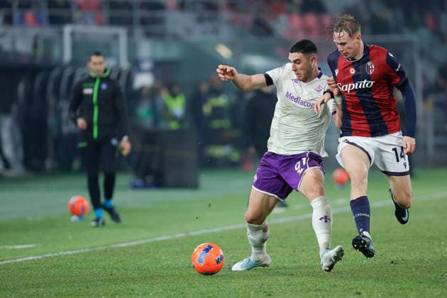 18th January 2026; Stadio Renato Dall Ara, Bologna, Italy, Serie A Football, Bologna versus Fiorentina; Roberto Piccoli of ACF Fiorentina under pressure from Torbjorn Heggem of Bologna FC  EmanuelexPennacchio Content restricted for UK based newspaper