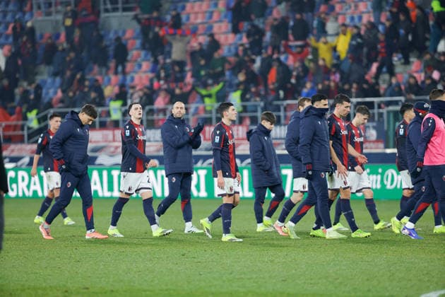18th January 2026; Stadio Renato Dall Ara, Bologna, Italy, Serie A Football, Bologna versus Fiorentina; Bologna FC players show their disappointment at the defeat  EmanuelexPennacchio Content restricted for UK based newspaper