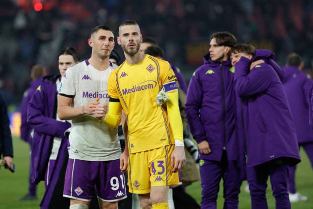 ACF Fiorentina s players celebrate their victory at the end of the match during the match of 21th day of the Serie A Championship between Bologna FC vs ACF Fiorentina at the Renato dall Ara Stadium on 15 January 2026 in Bologna, BO.  Copyright: xEmanuelexPennacchio IPAxSportx xipa-agency.netx xx IPA_70257475 IPA_Agency_IPA70257475