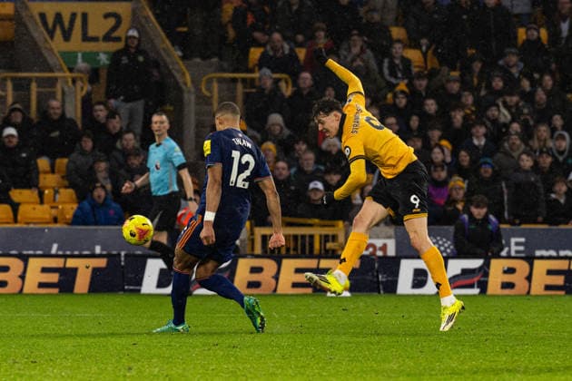 18th January 2026; Molineux Stadium, Wolverhampton, West Midlands, England; Premier League Football, Wolverhampton Wanderers versus Newcastle United; Jorgen Strand Larsen of Wolverhampton Wanderers shoots at goal  GodfreyxPitt Content restricted for UK based newspaper