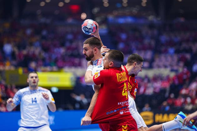 Martim Costa Portugal, 79 , Martin Velkovski North Macedonia, 04 DEN, North Macedonia vs Portugal, Handball, EHF European Championship 2026, Group B, Matchday 2, 18 01 2026 DEN, North Macedonia vs Portugal, Handball, EHF European Championship 2026, Group B, Matchday 2, 18 01 2026 Herning Copyright: xEibner-Pressefoto MarcelxvonxFehrnx EP_MFN