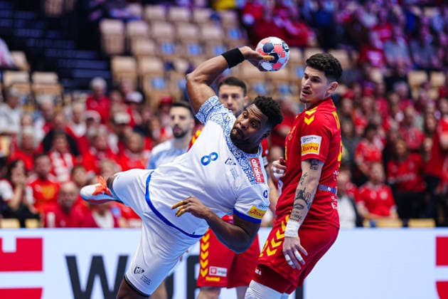 Throw Goal Victor Iturizza Portugal, 08 DEN, North Macedonia vs Portugal, Handball, EHF European Championship 2026, Group B, Matchday 2, 18 01 2026 DEN, North Macedonia vs Portugal, Handball, EHF European Championship 2026, Group B, Matchday 2, 18 01 2026 Herning Copyright: xEibner-Pressefoto MarcelxvonxFehrnx EP_MFN
