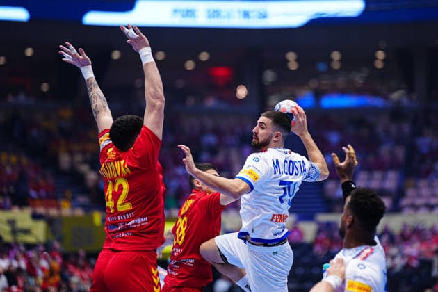 Throw Goal Martim Costa Portugal, 79 DEN, North Macedonia vs Portugal, Handball, EHF European Championship 2026, Group B, Matchday 2, 18 01 2026 DEN, North Macedonia vs Portugal, Handball, EHF European Championship 2026, Group B, Matchday 2, 18 01 2026 Herning Copyright: xEibner-Pressefoto MarcelxvonxFehrnx EP_MFN