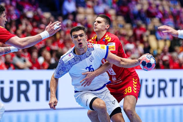 Francisco Costa Portugal, 26 , Ivan Djonov North Macedonia, 38 DEN, North Macedonia vs Portugal, Handball, EHF European Championship 2026, Group B, Matchday 2, 18 01 2026 DEN, North Macedonia vs Portugal, Handball, EHF European Championship 2026, Group B, Matchday 2, 18 01 2026 Herning Copyright: xEibner-Pressefoto MarcelxvonxFehrnx EP_MFN