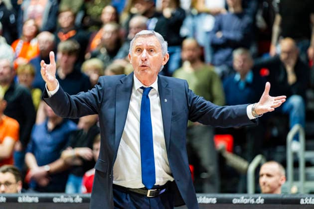 18 01 2026, xomx, Basketball easyCredit BBL Bundesliga, NINERS Chemnitz FC Bayern München v l Svetislav Pesic Bayern München Trainer Portrait, Portraet, Chemnitz