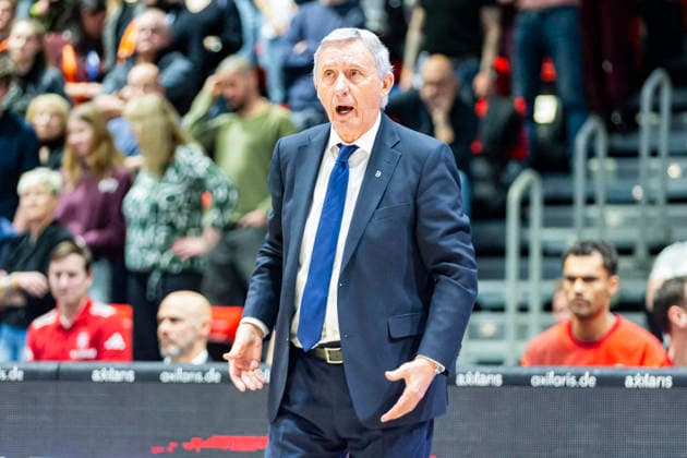 18 01 2026, xomx, Basketball easyCredit BBL Bundesliga, NINERS Chemnitz FC Bayern München v l Svetislav Pesic Bayern München Trainer Portrait, Portraet, Chemnitz