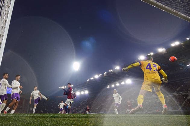 Bologna s Giovanni Fabbian goal 1-2 during the Serie A soccer match between Bologna and Fiorentina at the Renato DallÕAra Stadium in Bologna, north Italy - Sunday, January 18, 2026 -  Copyright: xMassimoxPaolone LaPressex