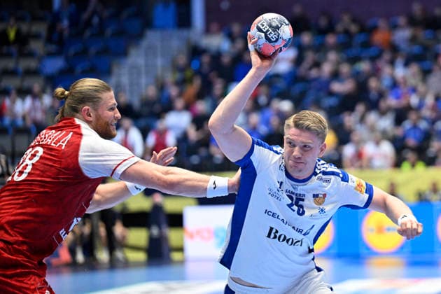 KRISTIANSTAD, SWEDEN 20260118 Iceland s Haukur Thrastarson against Poland s Tomasz Gebala 8L during the 2026 EHF European Men s Handball Championship the EHF Euro 2026 match between Poland and Iceland at Kristianstad Arena, in Kristianstad, Sweden, on January 18, 2026 KRISTIANSTAD SWEDEN x50090x  Copyright: xJohanxNilsson TTx EHF EURO 2026 POLAND-ICELAND