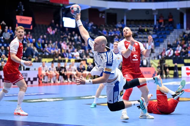 KRISTIANSTAD, SWEDEN 20260118 Iceland s Arnar Arnarsson scores during the 2026 EHF European Men s Handball Championship the EHF Euro 2026 match between Poland and Iceland at Kristianstad Arena, in Kristianstad, Sweden, on January 18, 2026 KRISTIANSTAD SWEDEN x50090x  Copyright: xJohanxNilsson TTx EHF EURO 2026 POLAND-ICELAND