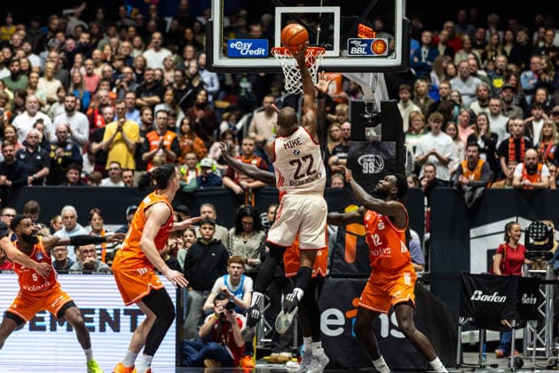 GER, easy Credit Basketball Bundesliga, Niners Chemnitz FC Bayern München Basketball 18 01 2026, Messe, Chemnitz, GER, easy Credit Basketball Bundesliga, Niners Chemnitz FC Bayern München Basketball Isiaha Mike FC Bayern München Basketball 22 Foto Alexander Trienitz Chemnitz Messe Sachsen Germany