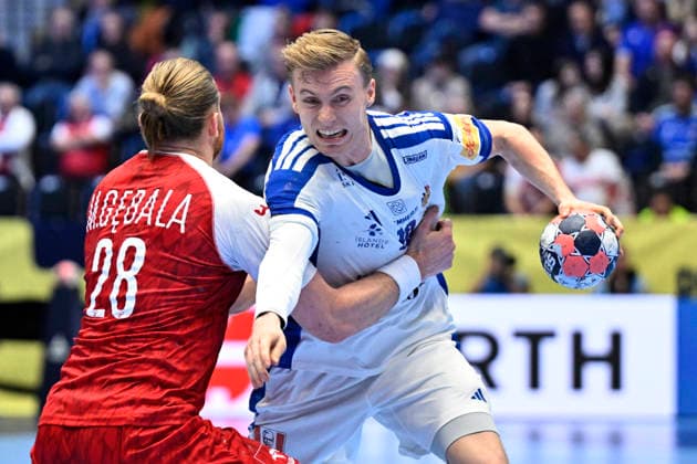KRISTIANSTAD, SWEDEN 20260118 Iceland s Gisli Kristjansson in action against Poland s Maciej Gebala during the 2026 EHF European Men s Handball Championship the EHF Euro 2026 match between Poland and Iceland at Kristianstad Arena, in Kristianstad, Sweden, on January 18, 2026 KRISTIANSTAD SWEDEN x50090x  Copyright: xJohanxNilsson TTx EHF EURO 2026 POLAND-ICELAND