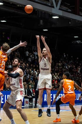 GER, easy Credit Basketball Bundesliga, Niners Chemnitz FC Bayern München Basketball 18 01 2026, Messe, Chemnitz, GER, easy Credit Basketball Bundesliga, Niners Chemnitz FC Bayern München Basketball Niels Giffey FC Bayern München Basketball 5 Foto Alexander Trienitz Chemnitz Messe Sachsen Germany