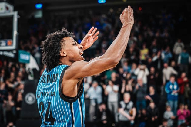 Basketball Men Season 2025 2026 easyCredit Basketball Bundesliga Veolia Towers Hamburg vs Ratiopharm Ulm 18 01 2026 Ross Williams 34, Hamburg Towers cheers after the win Hamburg Inselpark Arena Hamburg Germany