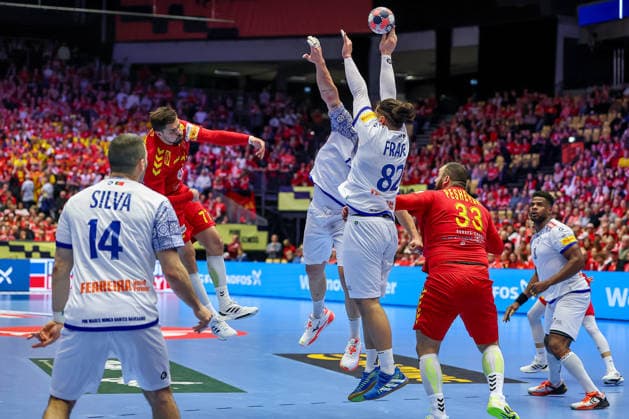 18 01 2026, Handball, Men s EHF EURO 2026, Portugal North Macedonia, Jyske Bank Boxing in Herning, Denmark, Preliminary Round Martin Serafimov North Macedonia 77 is blocked by Luis Diogo Sousa Frade Portugal 82 and Rocha Nogueira Portugal 13 Denmark