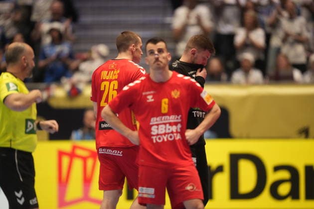 European Handball Championship, Montenegro Faroe Islands Baerum 20260118 Montenegro s Risto VujaÄiÄ‡ receives a red card during the EC handball match between the Faroe Islands and Montenegro in the Unity arena Photo Cornelius Poppe NTB Baerum Norway EDITORIAL USE ONLY RESTRICTED USE FOR BETTING COMPANIES  Copyright: xCorneliusxPoppex xNTBx