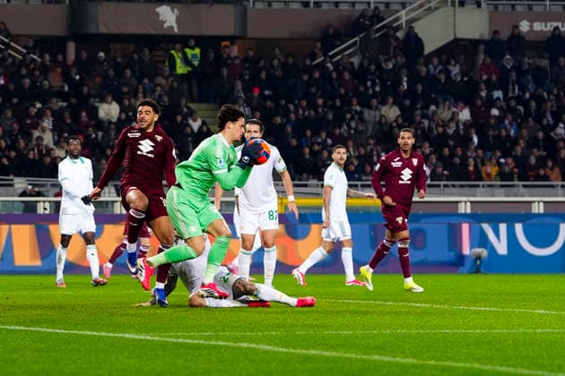 RomaÕs goalkeeper Mile Svilar during the Serie A soccer match between Torino Fc and Roma at the Stadio Olimpico Grande Torino in Turin, north west Italy - January 18, 2026. - Soccer  Copyright: xFabioxFerrari LaPressex