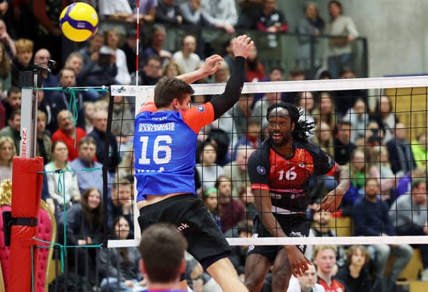 18 01 2026, Germany, Ludwigsburg, Volleyball Barock Volleys Ludwigsburg vs Baden Volleys SSC Karlsruhe, Omene Nyherowo LB, right