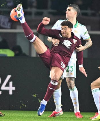 January 18, 2026, Turin, Italy: Torino s Che Adam and Roma s Ginaluca Mancini in action during the Italian Serie A soccer match Torino FC vs AS Roma at the Olimpico Grande Torino Stadium in Turin, Italy, 18 January 2026 ANSA ALESSANDRO DI MARCO. Serie A: Torino FC Vs AS Roma  - ZUMAa110 20260118_zaf_a110_023 Copyright: xAlessandroxDixMarcox
