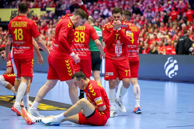 18 01 2026, Handball, Men s EHF EURO 2026, Portugal North Macedonia, Jyske Bank Boxing in Herning, Denmark, Preliminary Round Filip Kuzmanovski North Macedonia 18 Mihail Alarov North Macedonia 44 Martin Serafimov North Macedonia 77 reacts after the 29 29 draw Denmark