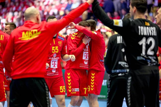 18 01 2026, Handball, Men s EHF EURO 2026, Portugal North Macedonia, Jyske Bank Boxing in Herning, Denmark, Preliminary Round Martin Serafimov North Macedonia 77 reacts after the 29 29 draw Denmark