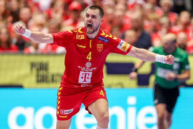 18 01 2026, Handball, Men s EHF EURO 2026, Portugal North Macedonia, Jyske Bank Boxing in Herning, Denmark, Preliminary Round Martin Velkovski North Macedonia 04 cheering Denmark