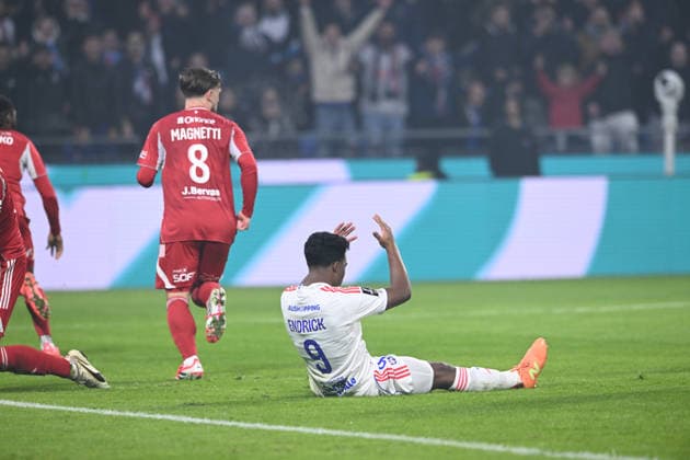 Football : Olympique lyonnais vs Brest - ligue 1 - 18 01 2026 Endrick of Olylpmique Lyonnais the French ligue 1 match between Olympique Lyonnais and Stade Francis-Le Ble (Brest) at Groupama Stadium Decines Charpieu Lyon on January 18, 2025 , France LYONFrance  Copyright: xMouradxAllilix