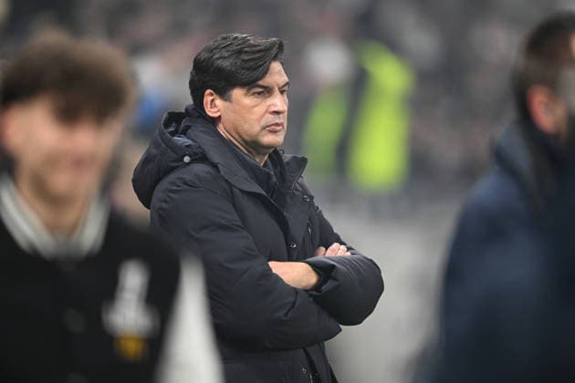 Football : Olympique lyonnais vs Brest - ligue 1 - 18 01 2026 Paulo FONSECA coach of Olylpmique Lyonnais the French ligue 1 match between Olympique Lyonnais and Stade Francis-Le Ble (Brest) at Groupama Stadium Decines Charpieu Lyon on January 18, 2025 , France LYONFrance  Copyright: xMouradxAllilix