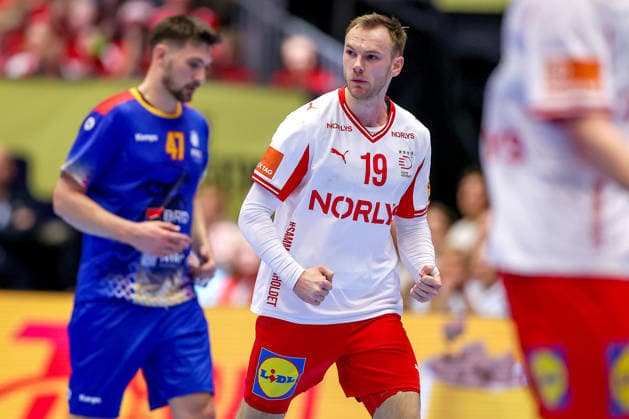 18 01 2026, Handball, Men s EHF EURO 2026, Denmark Romania, Jyske Bank Boxen in Herning, Denmark, Preliminary Round Mathias Gidsel Denmark 19 cheering Denmark
