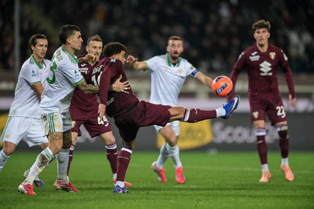 19 Che Adams of Torino in action during the Serie A match between Torino FC and AS Roma at Stadio Olimpico di Torino on January 18, 2026 in Turin, Italy.  Copyright: xAndreaxAmato IPAxSportx xipa-agency.netx xx IPA_70266065 IPA_Agency_IPA70266065