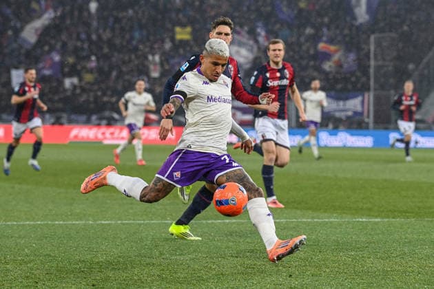 Dodo Domilson (Fiorentina) in action during Bologna FC vs ACF Fiorentina, Italian soccer Serie A match in Bologna, Italy, January 18 2026  Copyright: xGianlucaxRicci IPAxSportx xipa-agency.netx xx IPA_70266443 IPA_Agency_IPA70266443