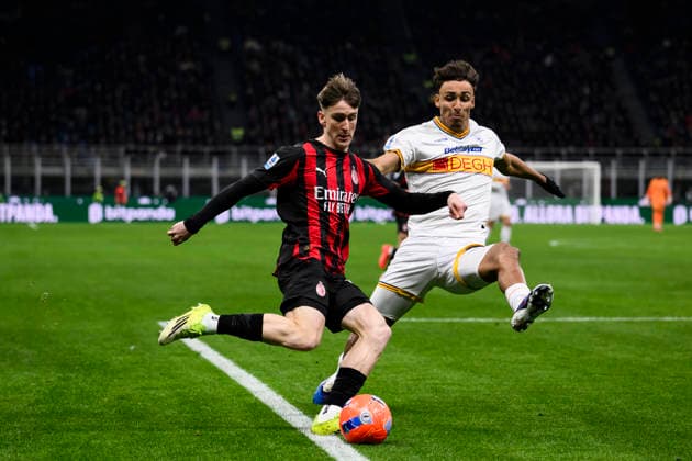 AC Milan v US Lecce - Serie A Alexis Saelemaekers of AC Milan is challenged by Tiago Gabriel of US Lecce during the Serie A football match between AC Milan and US Lecce. Milan Italy Copyright: xNicolòxCampox