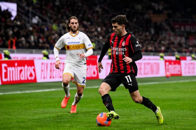 AC Milan v US Lecce - Serie A Christian Pulisic of AC Milan is challenged by Antonino Gallo of US Lecce during the Serie A football match between AC Milan and US Lecce. Milan Italy Copyright: xNicolòxCampox
