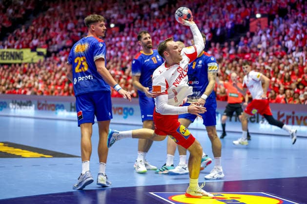 18 01 2026, Handball, Men s EHF EURO 2026, Denmark Romania, Jyske Bank Boxen in Herning, Denmark, Preliminary Round Mathias Gidsel Denmark 19 throws past Calin Dedu Romania 23 on goal Denmark