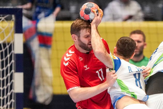 European Handball Championship, Switzerland Slovenia Baerum 20260118 Slovenia s BlaÅ¾ Janc and Switzerland s Samuel Röthlisberger during the European Championship handball match between Switzerland and Slovenia in Unity arena Photo Cornelius Poppe NTB Baerum Norway EDITORIAL USE ONLY RESTRICTED USE FOR BETTING COMPANIES  Copyright: xCorneliusxPoppex xNTBx