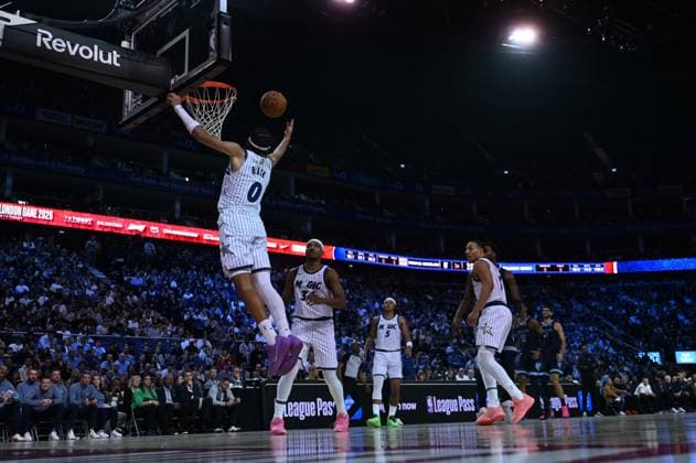 Orlando Magic v Memphis Grizzlies - NBA, Basketball Herren, USA London 2026 LONDON, UNITED KINGDOM – JANUARY 18: Anthony Black (0) of Orlando Magic in action during the NBA London 2026 game between the Orlando Magic and the Memphis Grizzlies at the O2 Arena in London, United Kingdom, on January 18, 2026. Rasid Necati Aslim Anadolu London United Kingdom. Editorial use only. Please get in touch for any other usage.  Copyright: x2026xAnadoluxRasidxNecatixAslimx