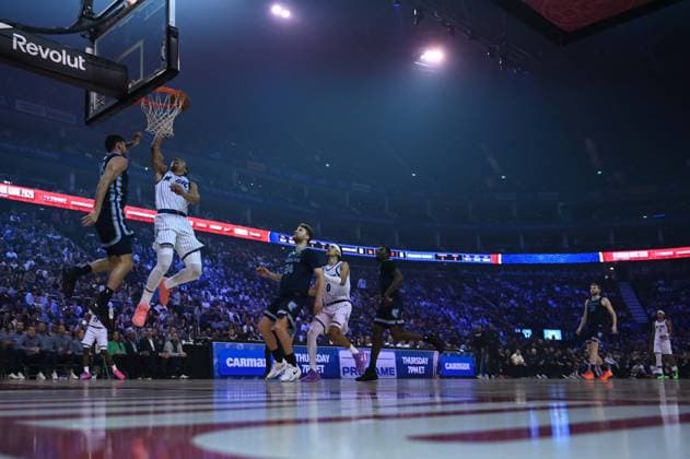 Orlando Magic v Memphis Grizzlies - NBA, Basketball Herren, USA London 2026 LONDON, UNITED KINGDOM - JANUARY 18: John Konchar (L) of Memphis Grizzlies in action during the NBA London 2026 game between the Orlando Magic and the Memphis Grizzlies at O2 Arena in London, United Kingdom, on January 18, 2026. Rasid Necati Aslim Anadolu London United Kingdom. Editorial use only. Please get in touch for any other usage.  Copyright: x2026xAnadoluxRasidxNecatixAslimx