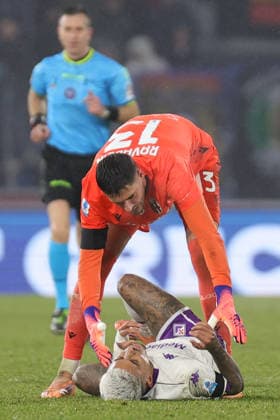 Bologna FC v ACF Fiorentina - Campionato Serie A Domilson Cordeiro Dos Santos Dodo of ACF Fiorentina lies on the ground during the Italian Serie A football match between Bologna FC and ACF Fiorentina , on January 18, 2026 at the Renato Dall™Ara stadium in Bologna ,Italy Bologna Italy  Copyright: xAndreaxMartinix originalFilename:martini-bolognaf260118_nprQ3.jpg